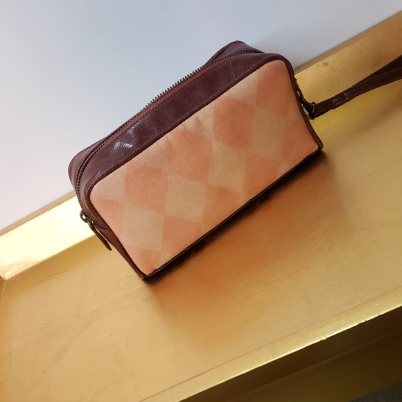 Isabella Fiore "Whats the Scoop" Case - Picture 2 of 12